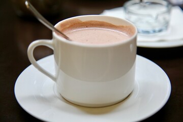 belle tasse de chocolat un apres midi d'été