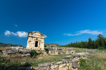 Fototapeta na wymiar ruins of the tomb