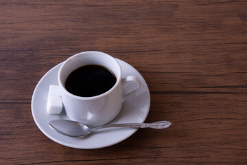 コーヒーと木目テーブル