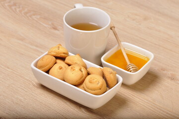 food, coffee, breakfast, cup, tea, sweet, cookies, drink, pastry, dessert, white, plate, cake, bread, snack, delicious, baked, biscuit, chocolate, beverage, sugar, bakery, cookie, meal, brown