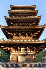 Fototapeta premium 京都仁和寺の五重塔