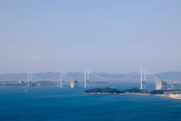 香川県坂出市側の高層タワーから見た瀬戸大橋