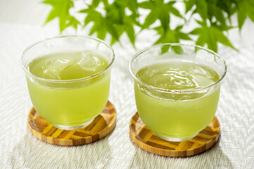 冷たい緑茶　夏イメージ