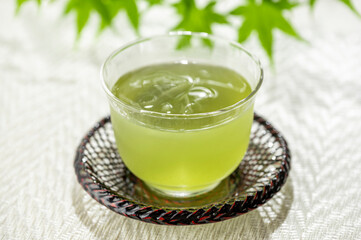 冷たい緑茶　夏イメージ