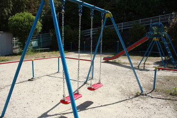 ブランコと滑り台