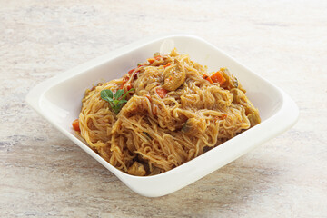 Wok Udon with chicken curry
