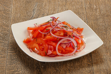 Uzbek traditional salad - Achichuk with tomato