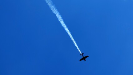 空, 航空機, フライング, 飛行機, 蠅, 雲, 航空機, フライト, 旋律の美しい, 雲, ジェット, 鳥, 旅行, 交通, 航空機, 青, 航空, 運送, コマーシャル, 乗り物, 定期旅客機
