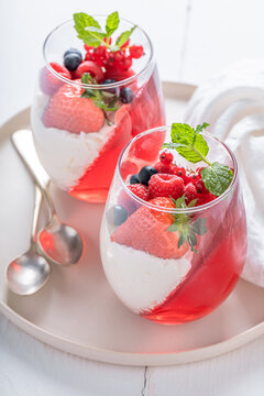 Creamy and delicious jelly made of gelatin and berries.