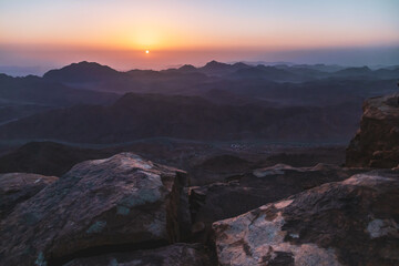 Fototapeta na wymiar Sunrise at the top of Mount Sinai 