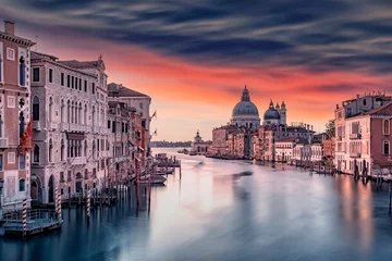 Fotobehang De stad Venetië in de ochtend, Italië © Stockbym