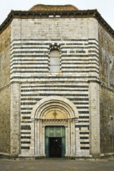 Fototapeta na wymiar Volterra, the baptistery