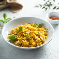 Spicy rice with almond flakes