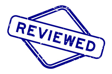 Obraz premium Grunge blue reviewed word rubbber seal stamp on white background
