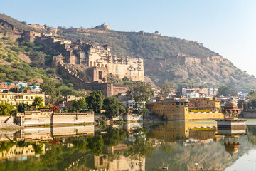 Fototapeta na wymiar View at the palace, city walls and city of Bundi, Rajasthan, India, Asia