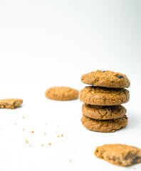 Fototapeta na wymiar Chocolate chip cookies crack on isolated white background