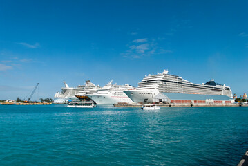Fototapeta na wymiar Nassau Harbour Moored Cruise Ships