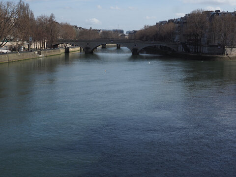 la Seine vue du pont d'Arcole &agrave; Paris
