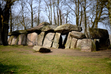 La Roche aux Fees ESSE menhir dolmen monument