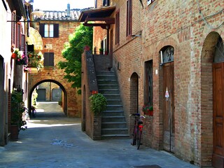 Italy, Tuscany, Siena: Foreshortening of Buonconvento.