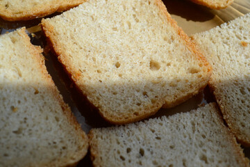slices of bread on a plate