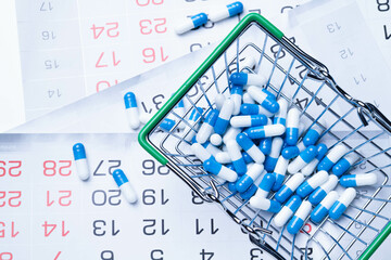 Medication course. Treatment schedule. Tablets and calendar.