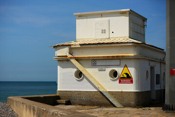 Cabine de sauvetage attention vague