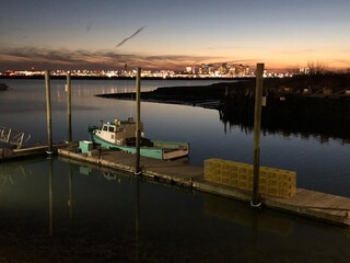Fototapeta premium boat docked near Boston