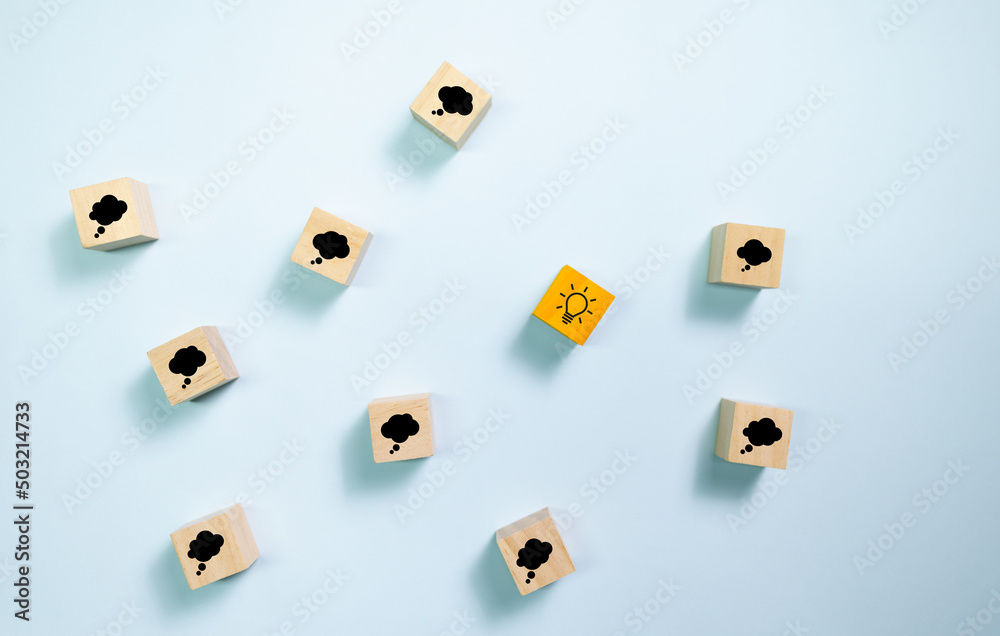 Poster top view wooden blocks with thinking bubble and idea. concept for creative and brainstorm.