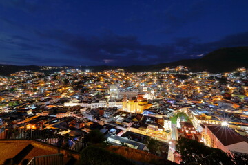 Fototapeta na wymiar Night view in Guanajuato, Mexico
