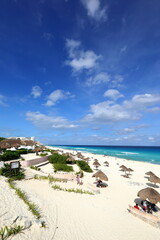 Fototapeta na wymiar Beautiful beach in Cancun, Mexico
