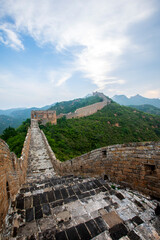 Obraz premium Great Wall in China，The Great Wall and the beautiful clouds in the morning