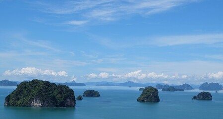 Fototapeta premium Scenic view on the seascape of Phang Nga Bay, Krabi, Thailand 
