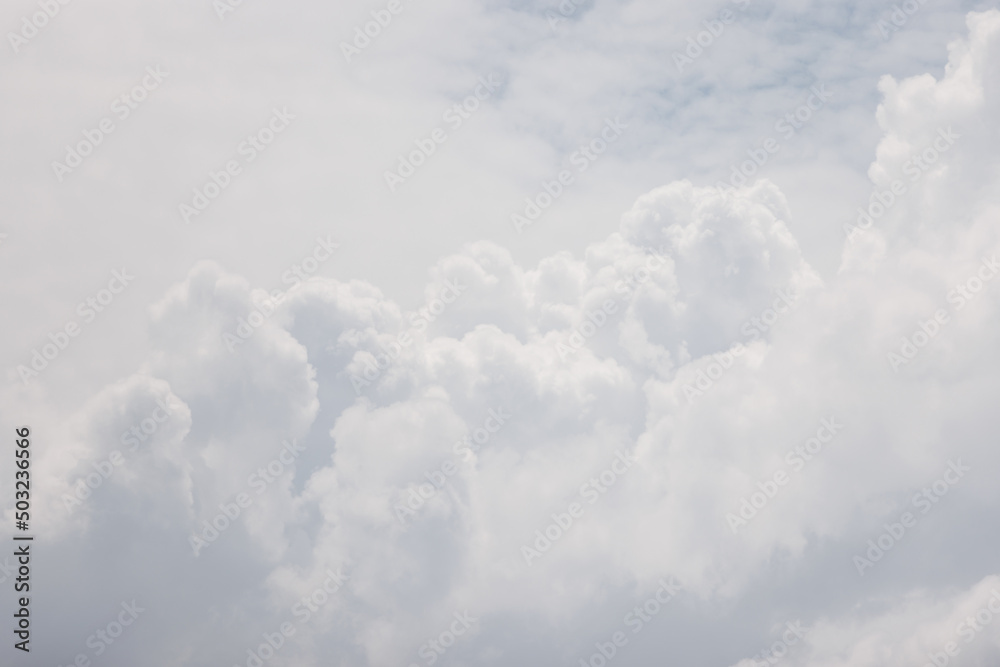 Poster bog white cloud background and texture. grey sky on cloudy day.