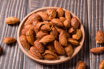 roasted salmonds nuts on table