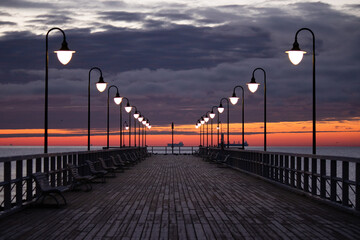 Wschód słońca nad morzem Bałtyckim - obrazy, fototapety, plakaty