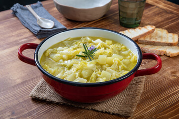 zuppa di cavolo verza e patate