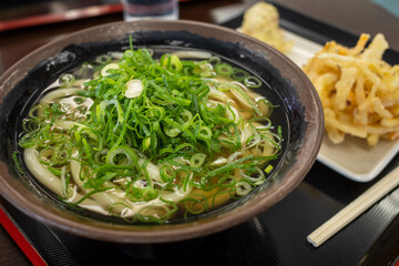 とても美味しい日本のセルフうどん