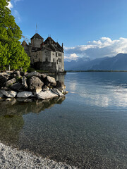 Fototapeta na wymiar castle on the lake