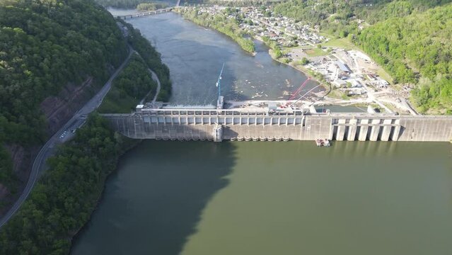 New River's Bluestone Dam construction