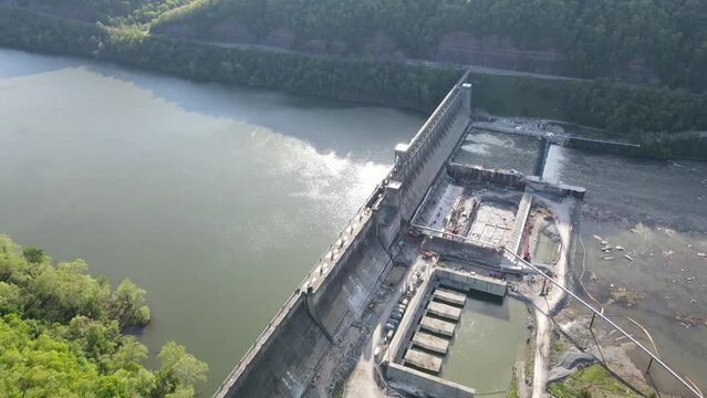 New River's Bluestone Dam construction