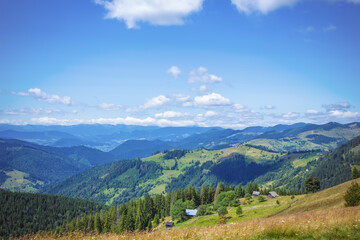 Fototapeta na wymiar View of the mountains on the way to the Pysanyj stone. Carpathians