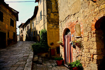 Fototapeta na wymiar Cetona, borgo medievale, Toscana. Italia