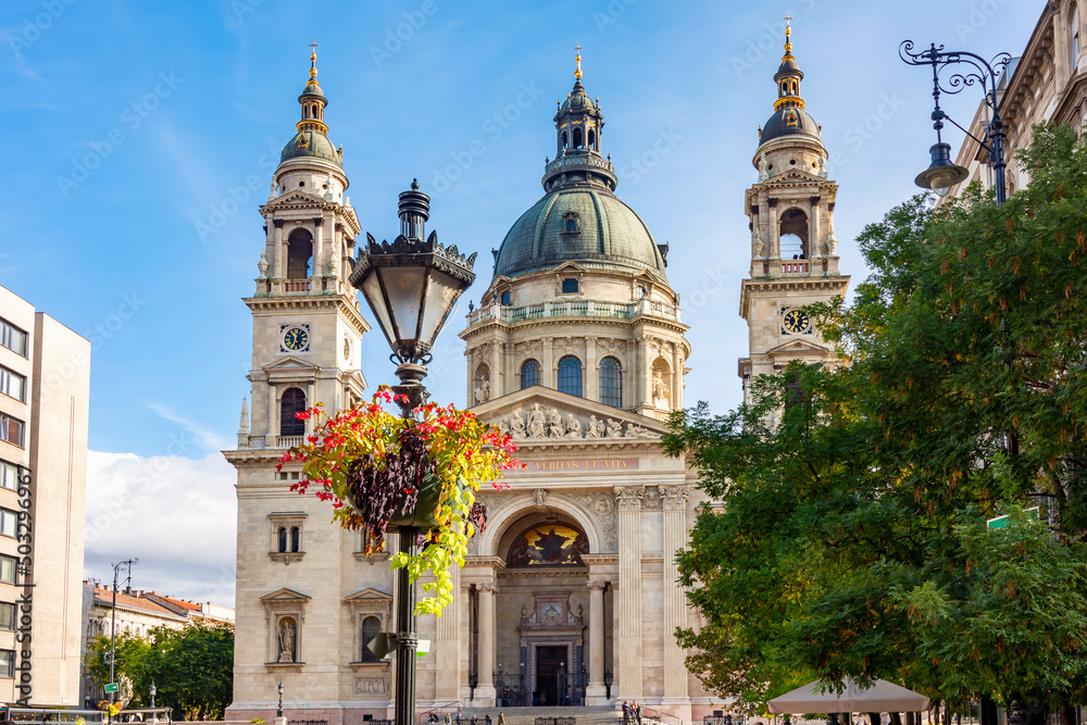 Wall mural St. Stephen's basilica in Budapest, Hungary