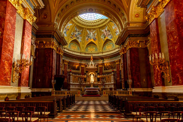 Fototapeta na wymiar St. Stephen's basilica interiors, Budapest, Hungary