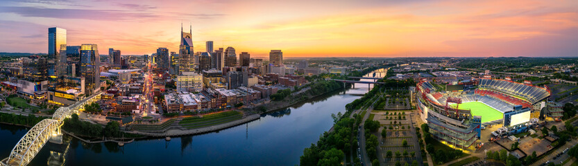 Fototapeta na wymiar Nashville skyline with braodway and sunset