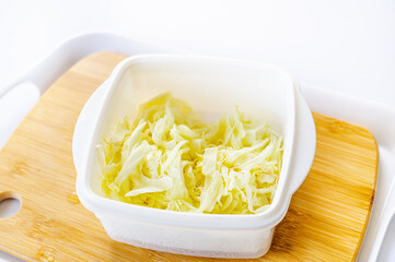 レンチンでしんなりしたキャベツ