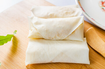 キャベツとちくわとチーズの春巻