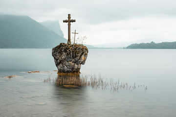 Der Kreuzstein ist ein Felsblock in der Gemeinde Mondsee im Land Oberösterreich in Österreich. Er...