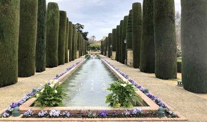 jardin du palais de l'Alcázar de Cordoue en Andalousie, Espagne